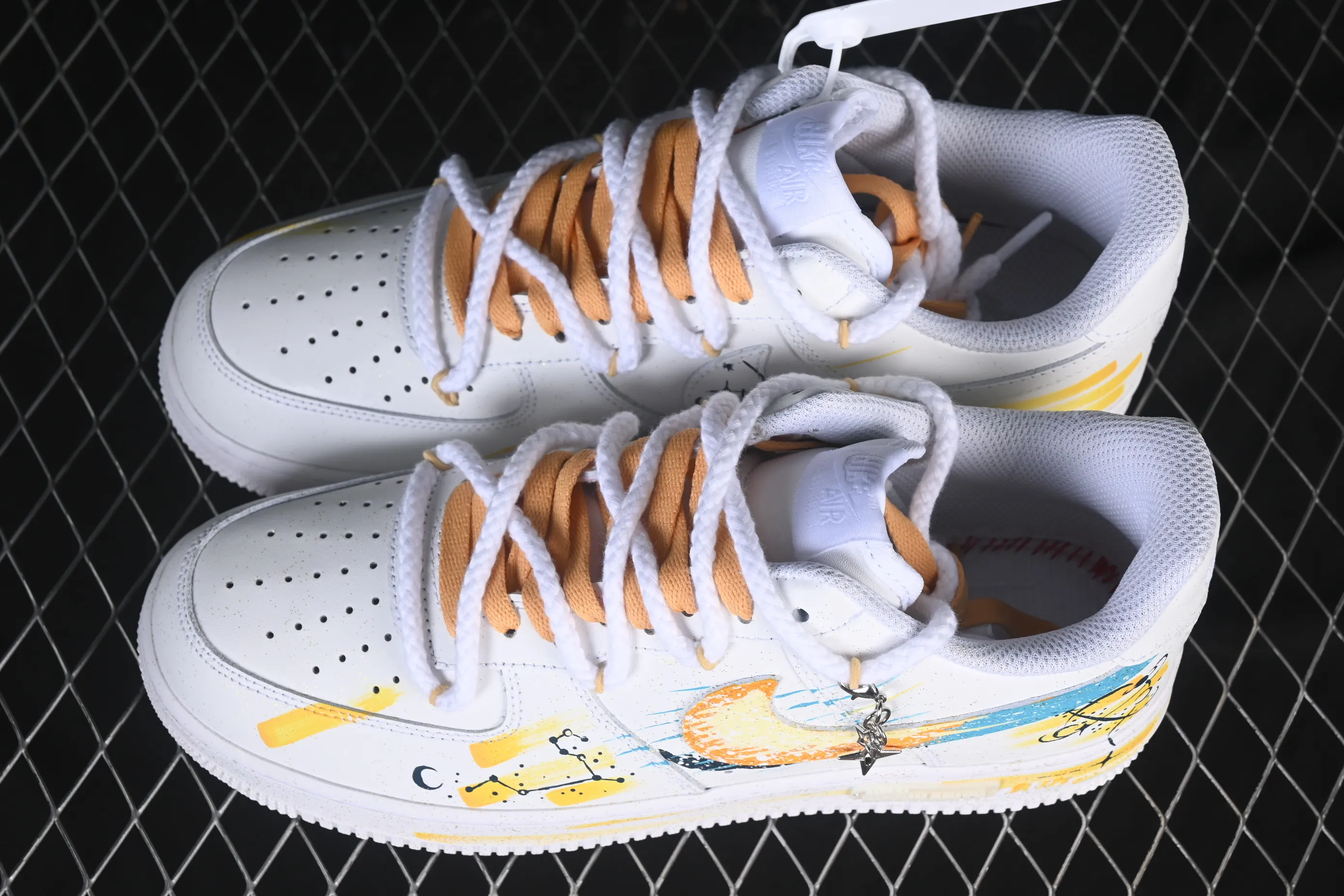 All categories Nk Air Force 1 Air Force series Nk Air Force 1 Low Air Force low-top Nike Air Force 1'07 Low "Leo" Hand-painted graffiti twelve constellations series Leo Air Force One low-top casual sneakers Constellation 723-822